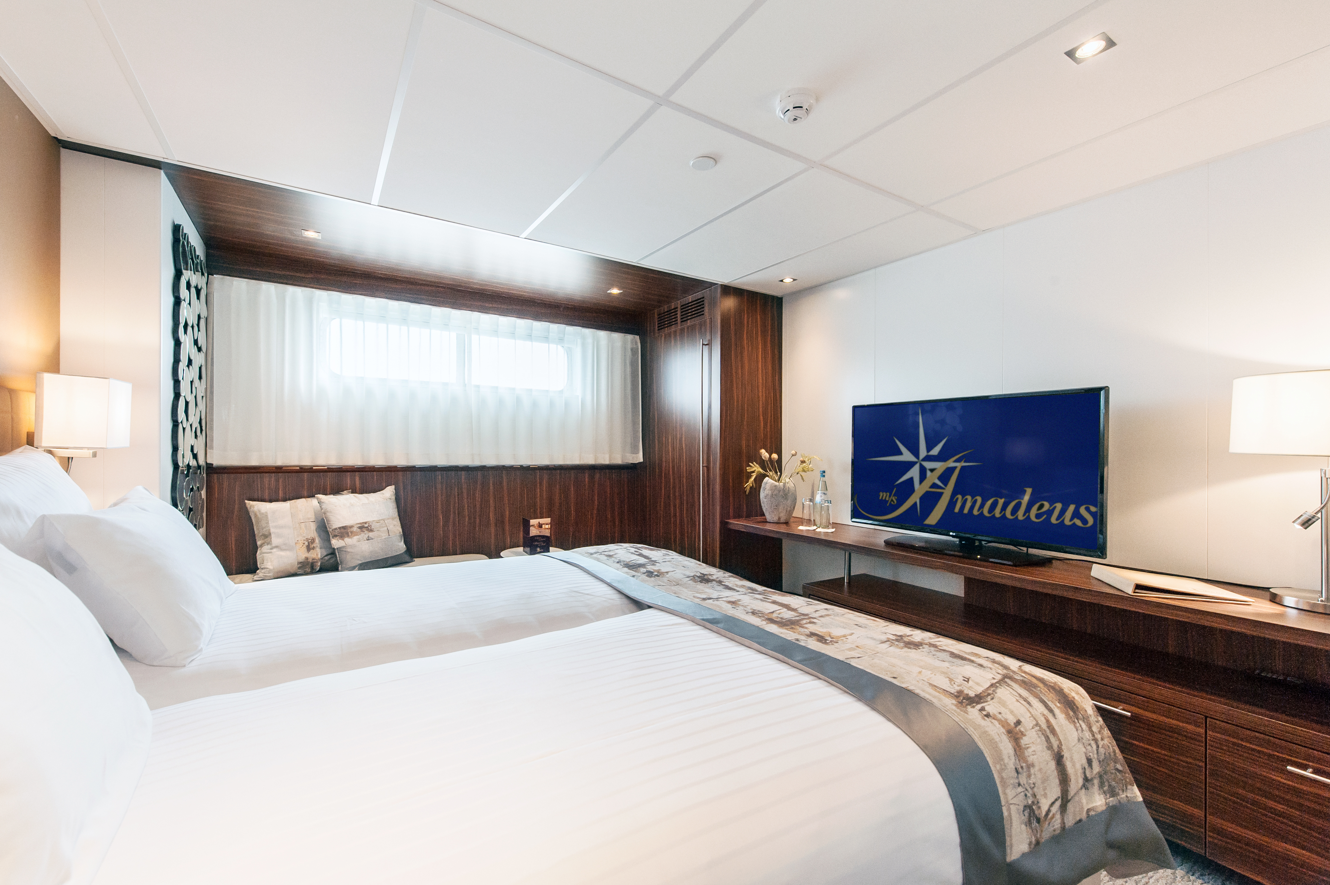 AMADEUS Queen C-1 & C-4 Cabins 1 ©Lueftner Cruises Amadeus Alexander Haiden.jpg